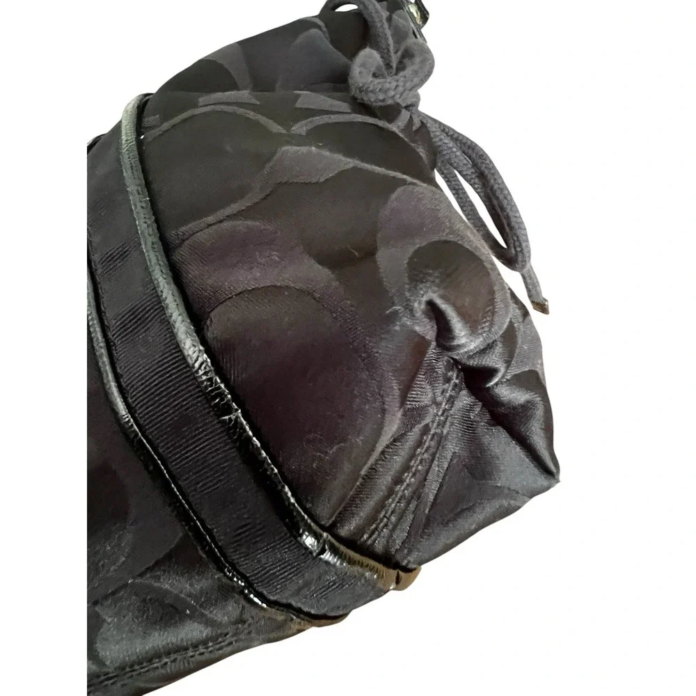 Coach Y2K Poppy Black Signature Fabric and Patent Leather Daisy Tote F20101 🖤